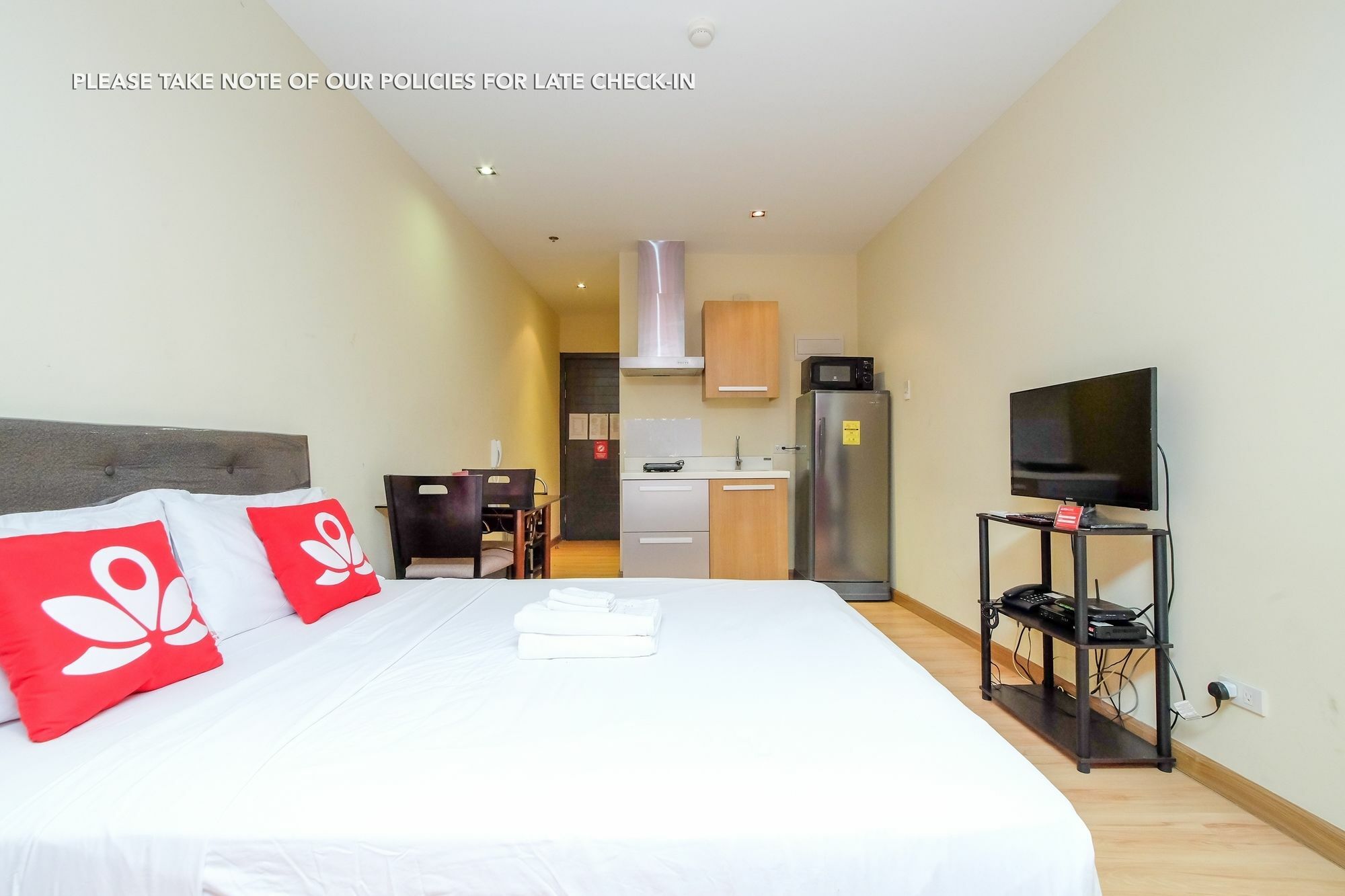 Zen Home Knightsbridge Residences Makati ماكاتي المظهر الخارجي الصورة