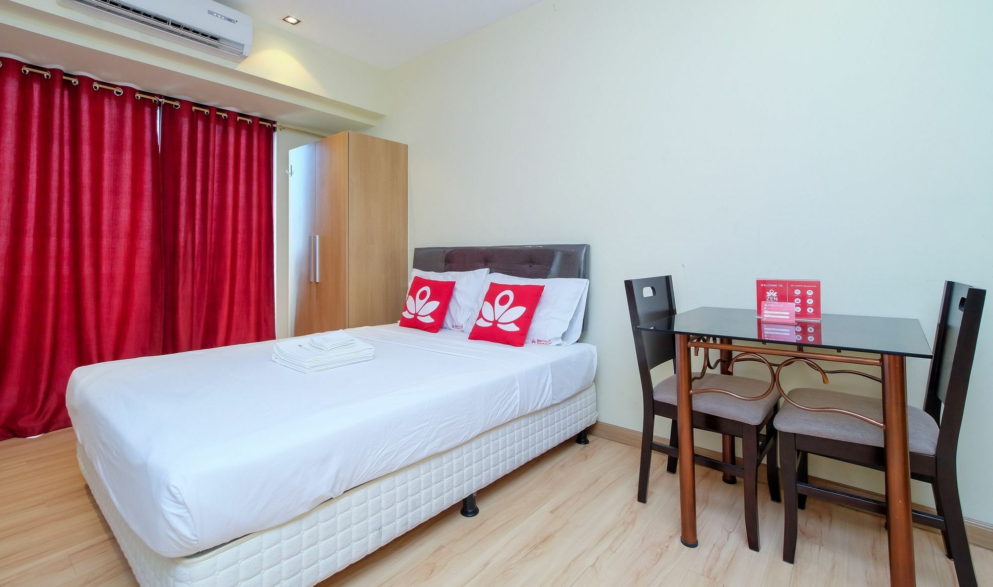 Zen Home Knightsbridge Residences Makati ماكاتي المظهر الخارجي الصورة